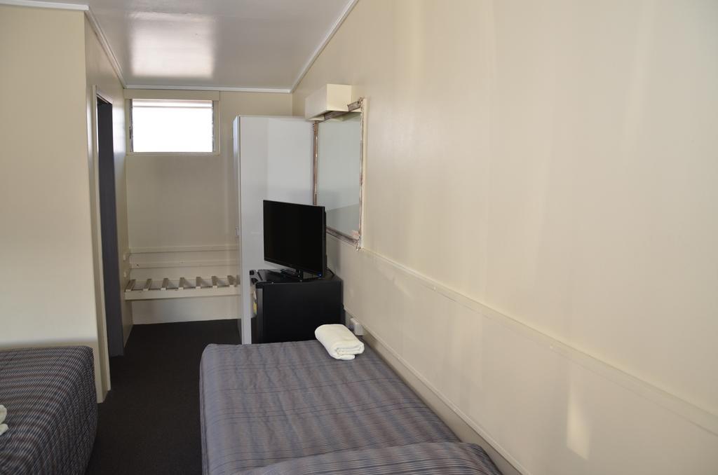 Warwick Motor Inn الغرفة الصورة