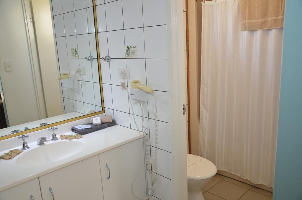 Warwick Motor Inn الغرفة الصورة