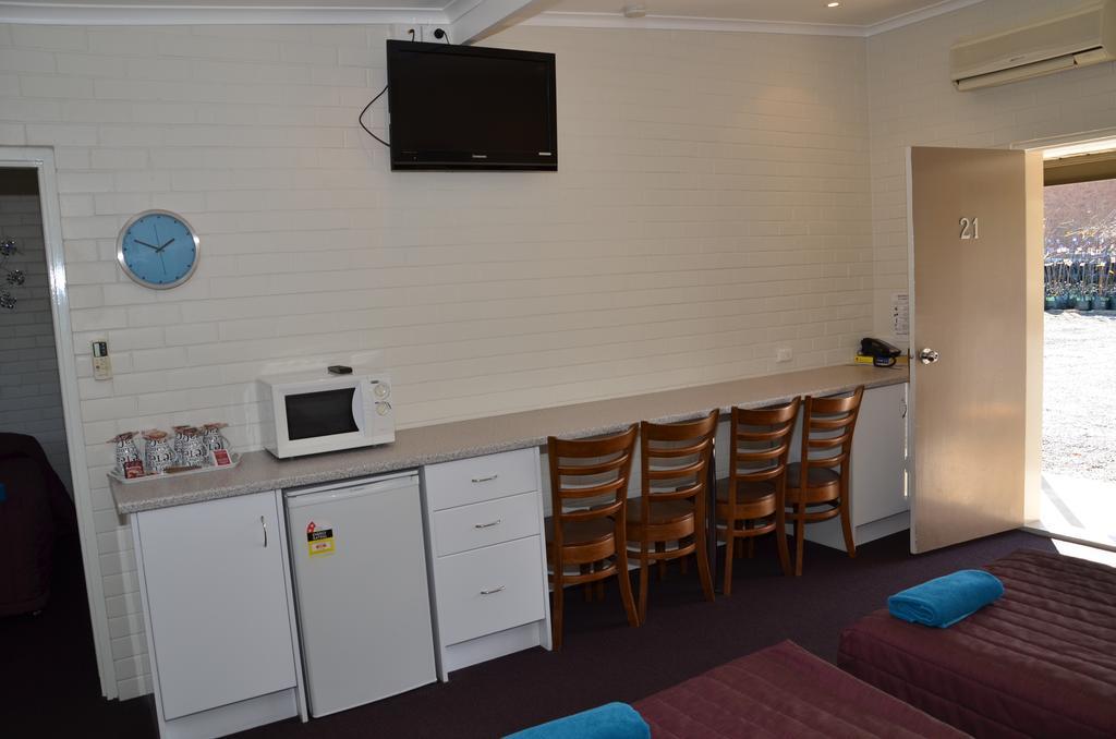 Warwick Motor Inn الغرفة الصورة