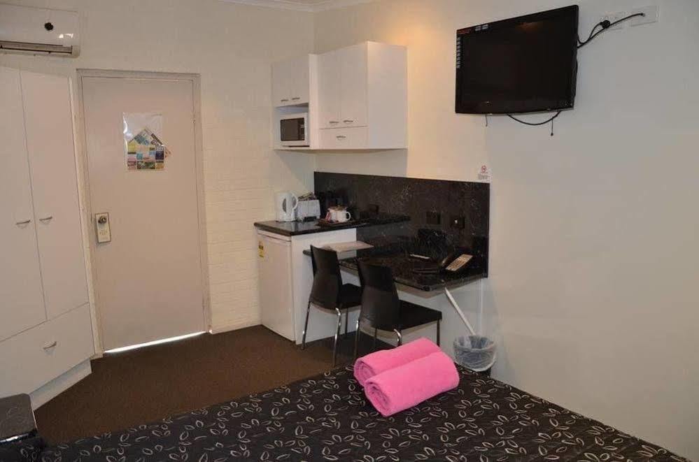 Warwick Motor Inn المظهر الخارجي الصورة