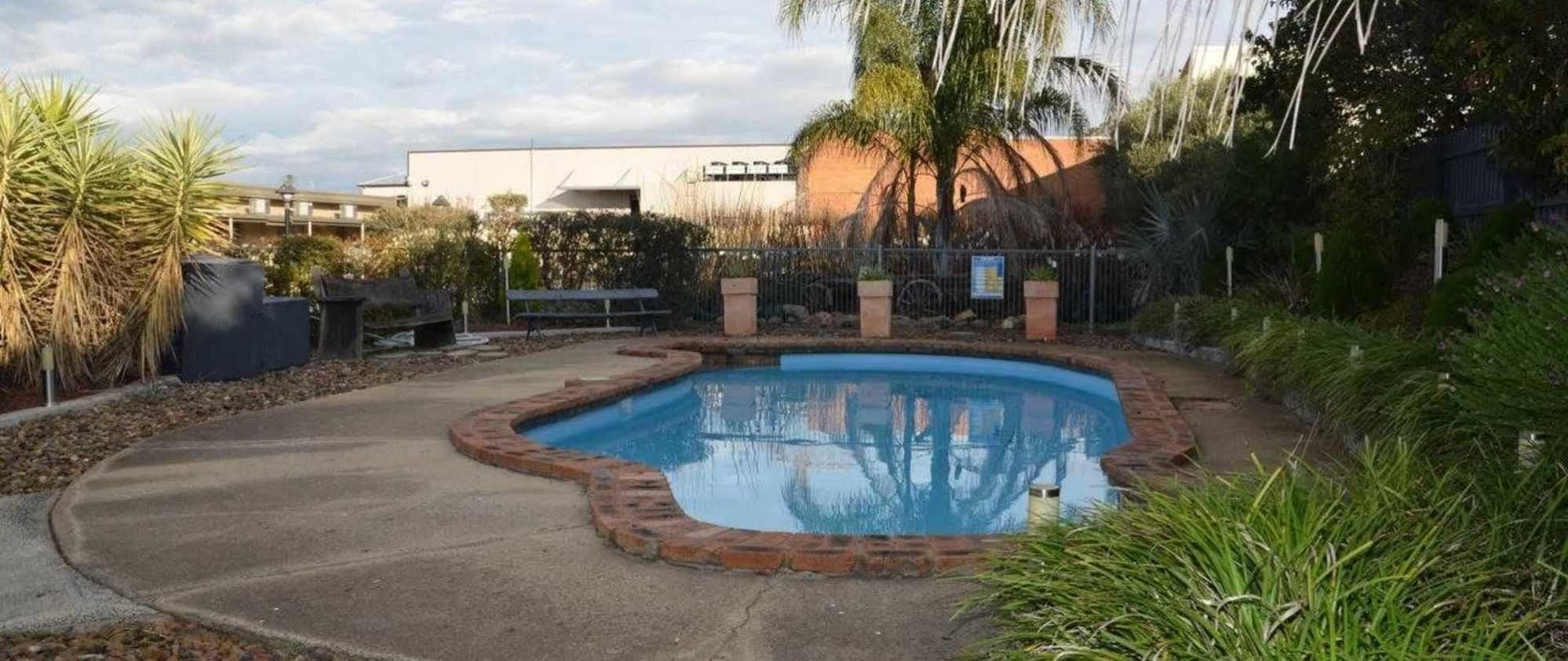 Warwick Motor Inn المظهر الخارجي الصورة